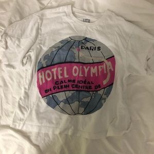 CUTE UNIQLO GRAPHIC T-SHIRT